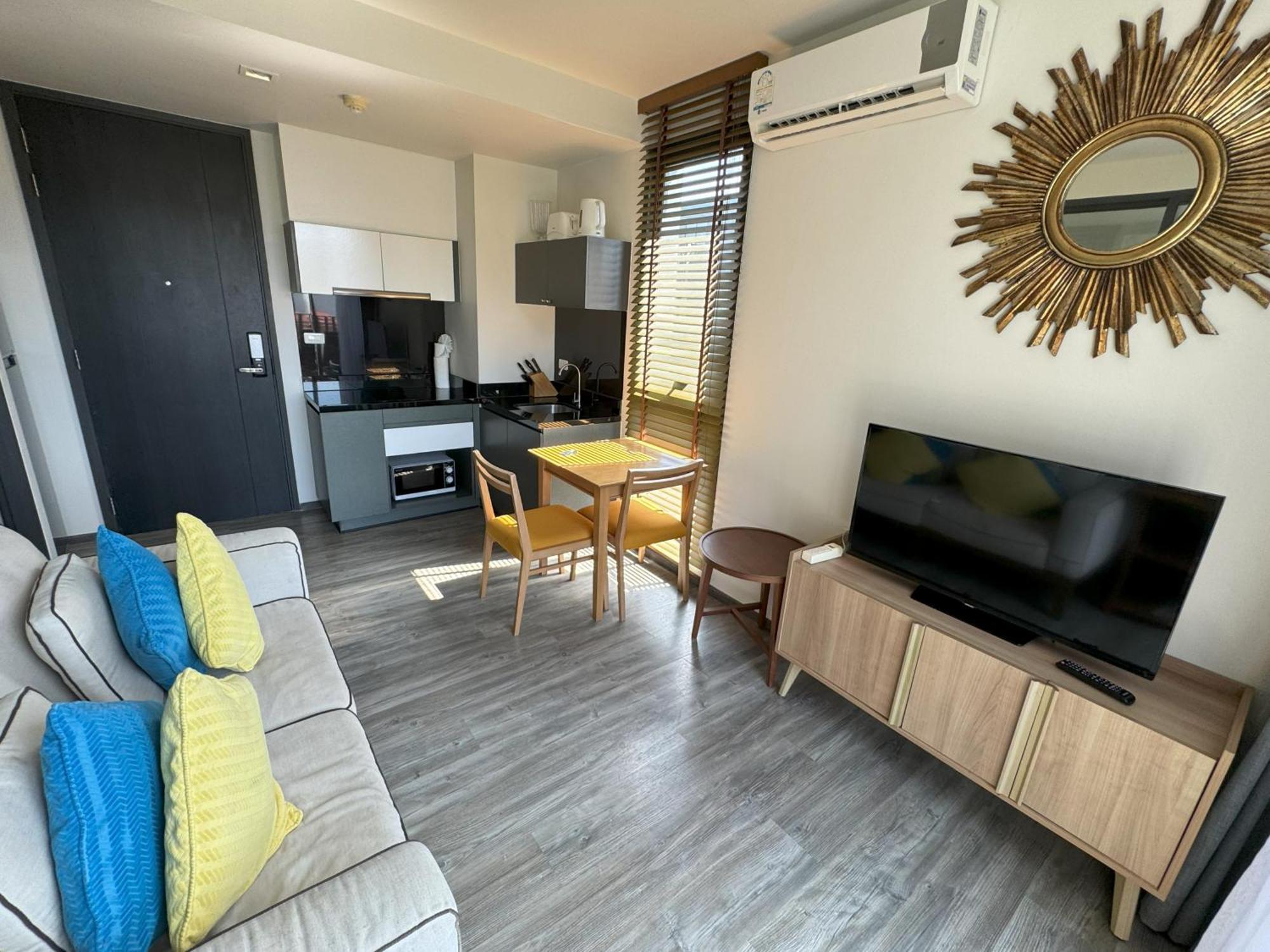 The Deck Condominium By Lofty Patong Exterior foto