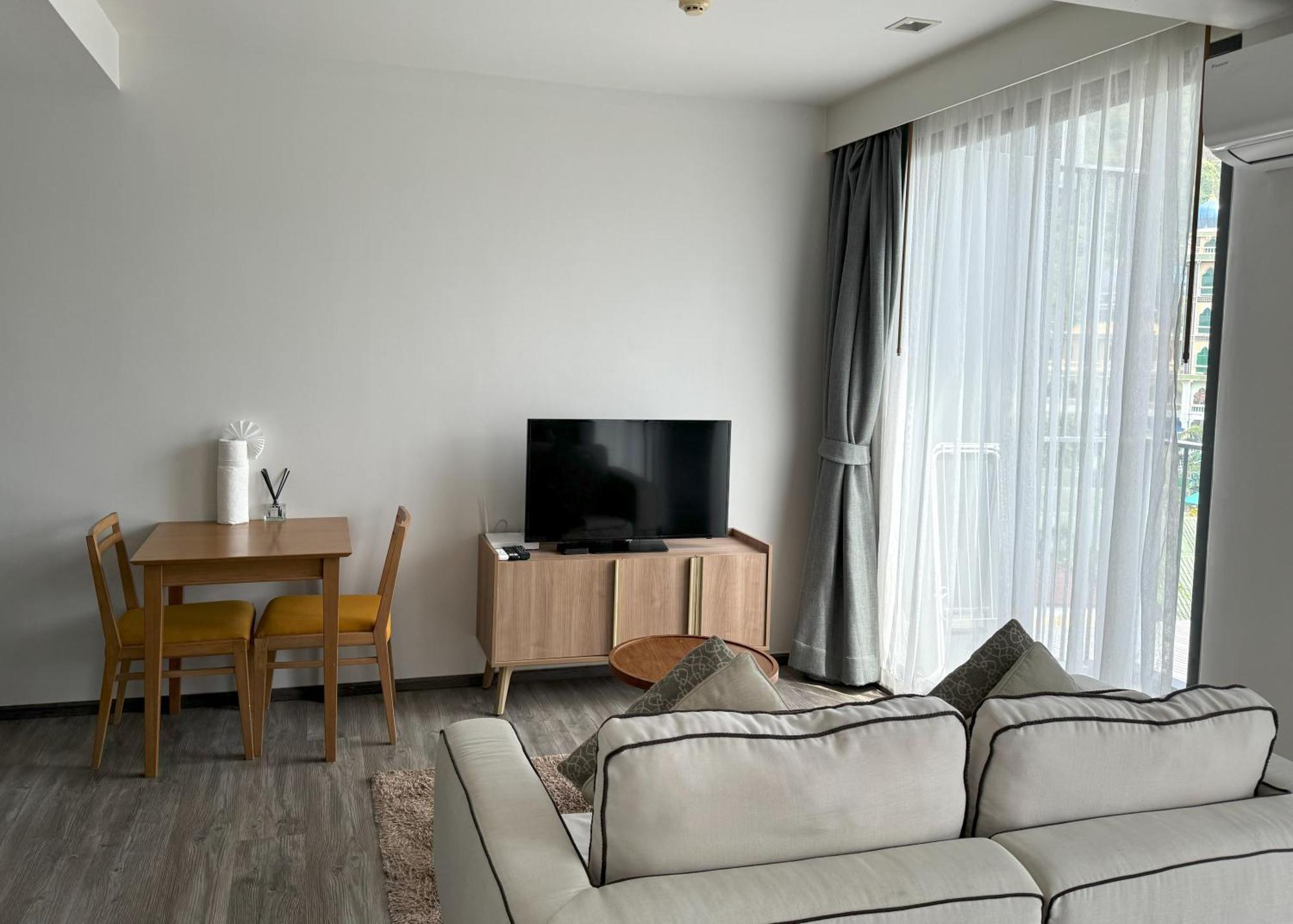The Deck Condominium By Lofty Patong Cameră foto